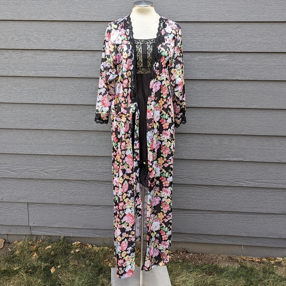 Vintage Other - FLORAL vintage NIGHTGOWN and ROBE set L Xl
